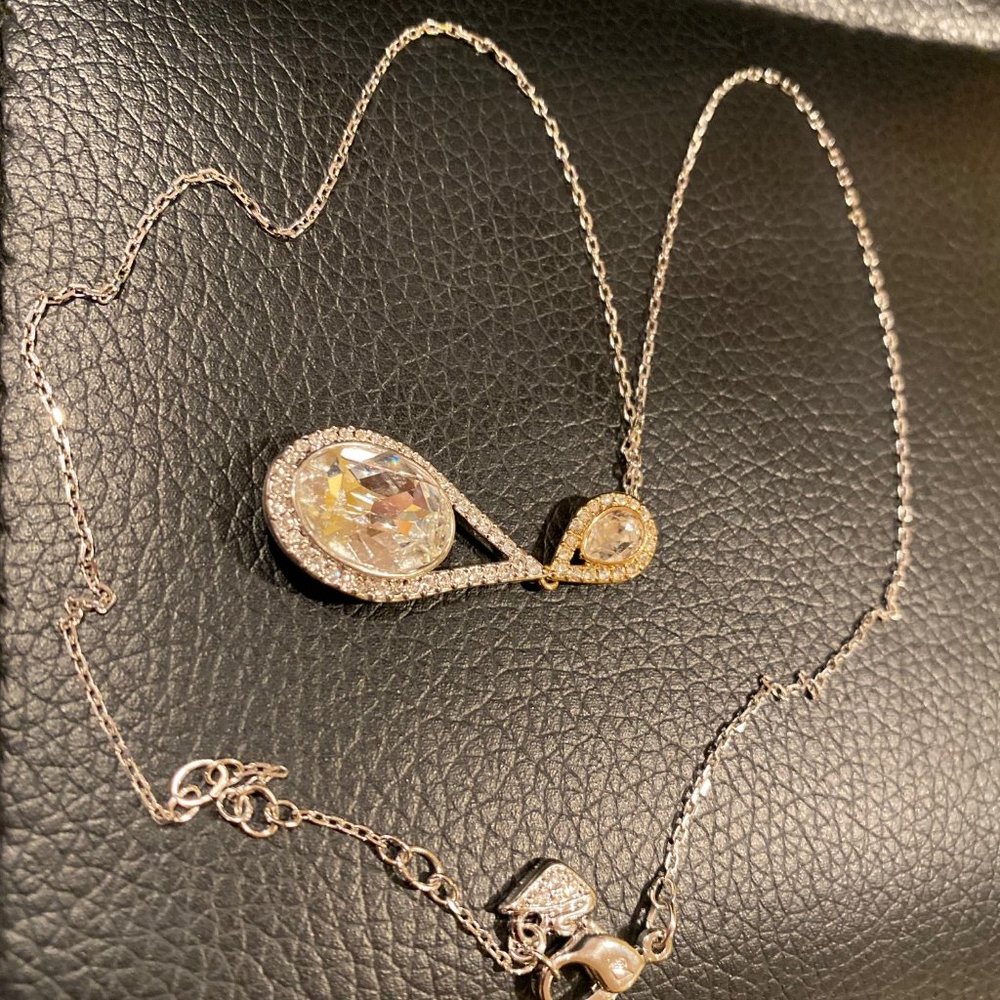 Swarovski teardrop pendant necklace